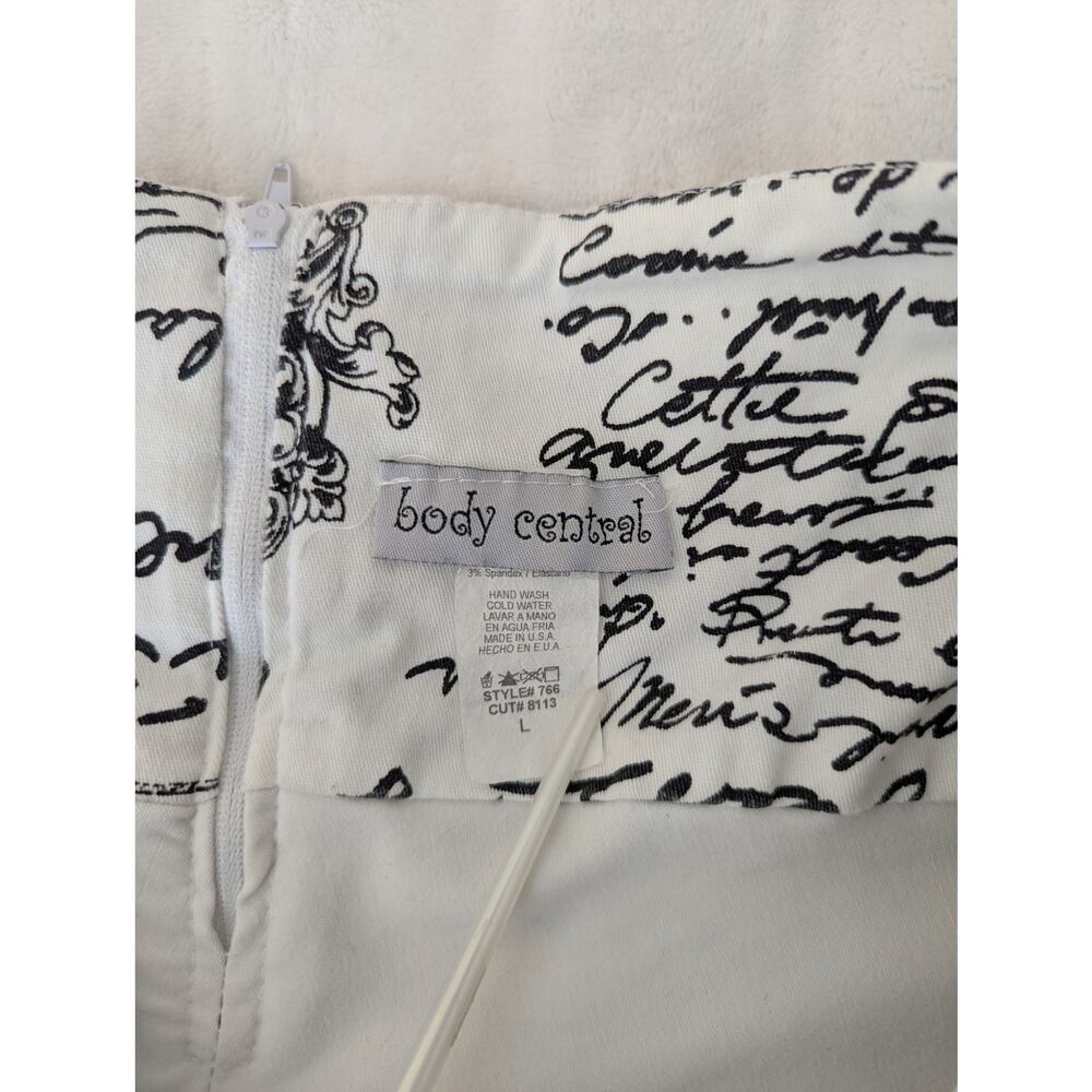 Body Central Black & White Script Mini Skirt Size XL Pleated Skater Skirt - Picture 8 of 9